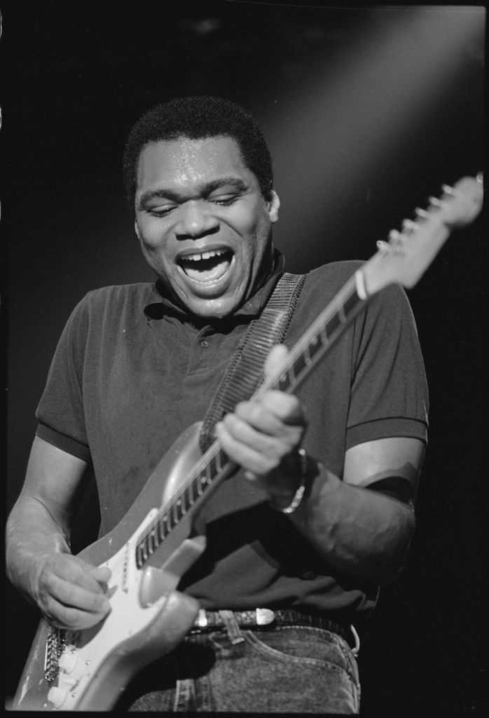 Bluesman Paints the Town Blue