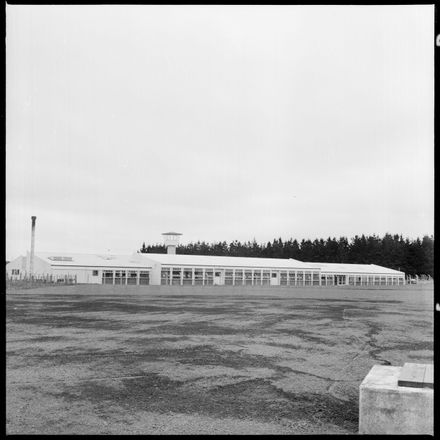 2018N_2017-20_MS000964b - Closed World of Modern Mental Home