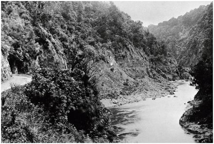 Manawatu Gorge looking east