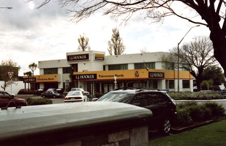 L.J Hooker, Broadway Avenue