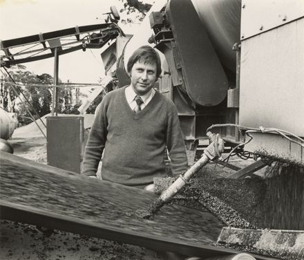 Pat Higgins, Milson Airport