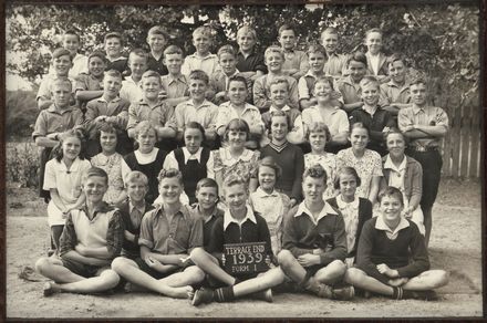 Terrace End School - Form 1, 1939