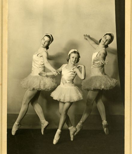 Ballet Performances by Jean Hardie and others - 2023P_IMCA-DigitalArchive_041513_004