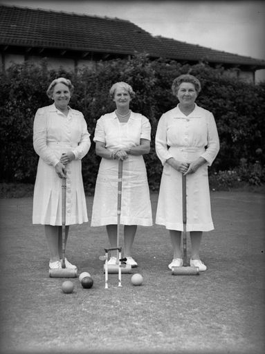Three Unidentified Women - Croquet