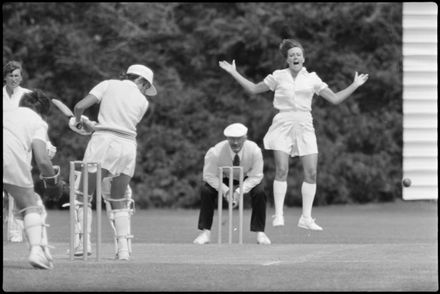 “Kiwi women coast to easy victory” - Resource cover image