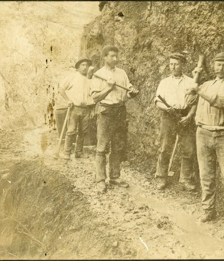 Workmen building the Manawatū Gorge road