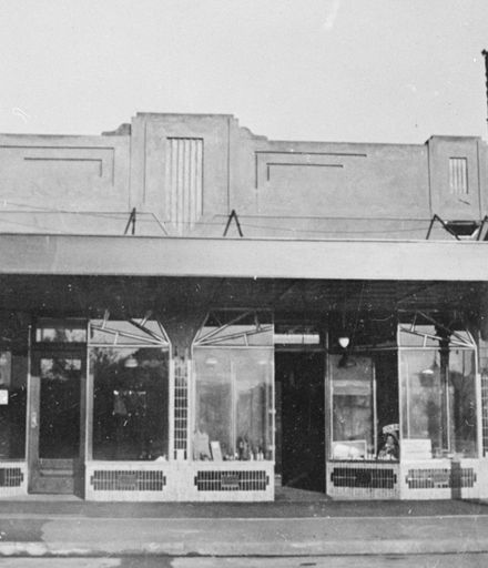Leary's Pharmacy, The Square