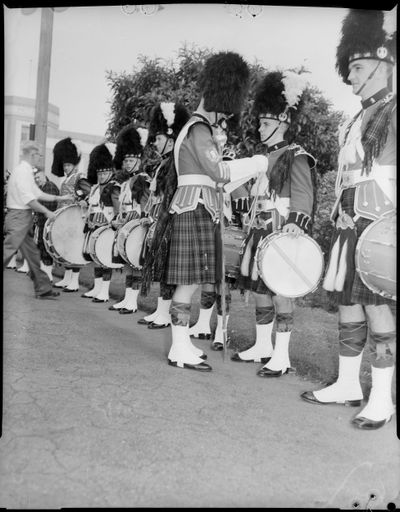 "Putting on the Finishing Touches" - Pipe Bands - Resource cover image