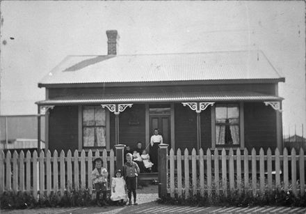 Collins family outside 2 Waldegrave Street