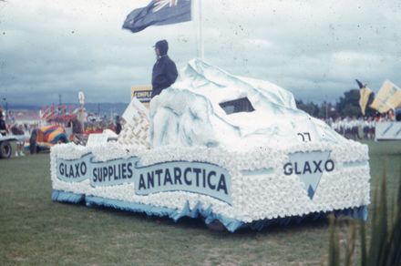 Floral Festival Parade - Glaxo Laboratories Ltd. float