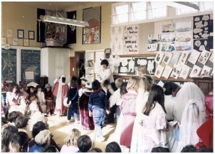 "The infants hold a Royal Wedding" - Terrace End School