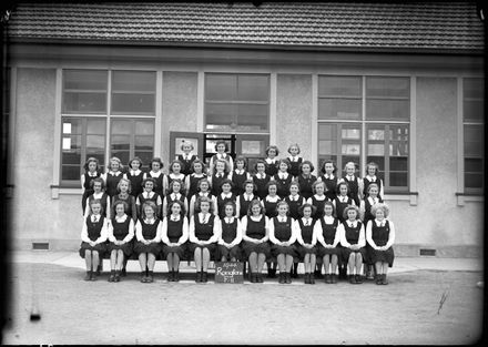 'Rangitāne' girls, Form II, Palmerston North Intermediate School