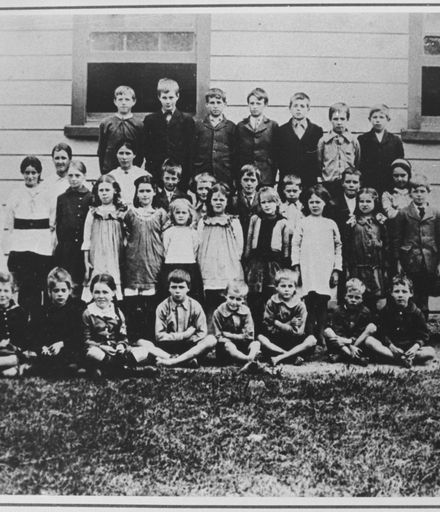 Fitzherbert East School Class Photo