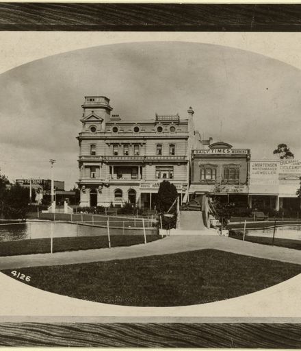 Lakelet and Grand Hotel, The Square