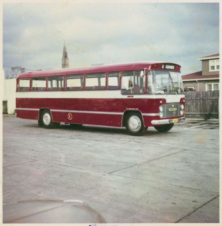 The No. 17, Morris 702 Bus - Side - Resource cover image
