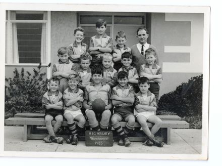 Sport team photo, Highbury Wanderers 1965 - Resource cover image