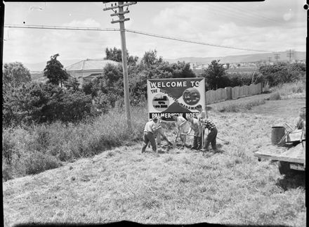 "Cheerful Welcome To Palmerston North"