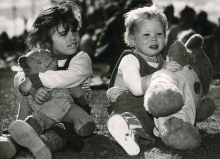 Teddy Bears' Picnic, The Square