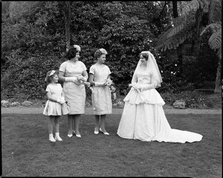 Stoodley and Murdie Wedding - 2016N_ElmarB3_012546 - Resource cover image