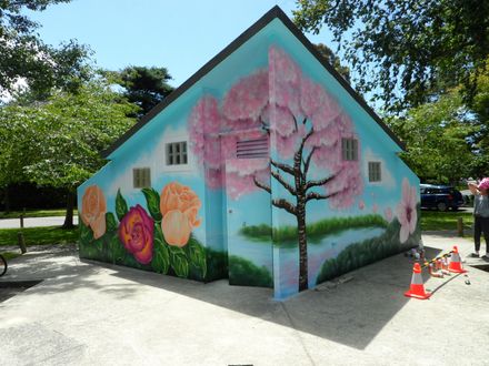 Mural at Victoria Esplanade Scenic Railway Toilets