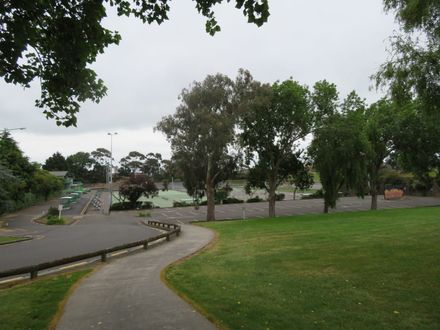 Vautier Park, Puriri Terrace