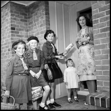 "Over 1000 Packets Sold" [Girl Guides] - Resource cover image