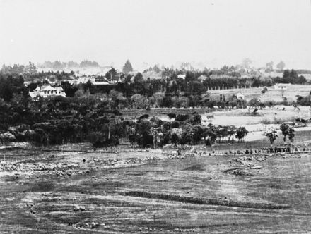 Overlooking Manawatu Golf Club course to 'Woodhey', Hokowhitu
