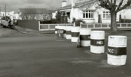 Container Rubbish bin barricades