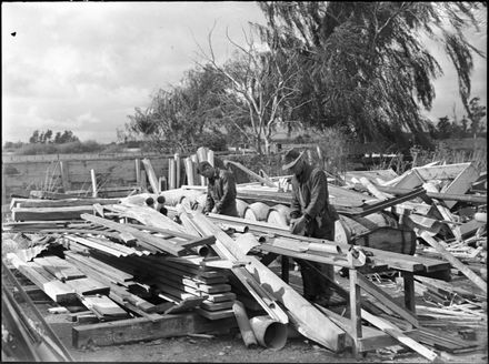 Sawing timber, Longburn Freezing Works