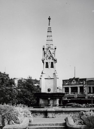 King Edward VII Memorial Fountain, The Square