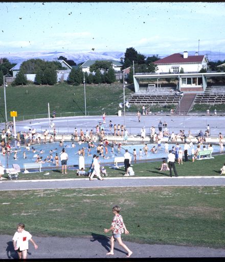 Paddling pool Memorial Park