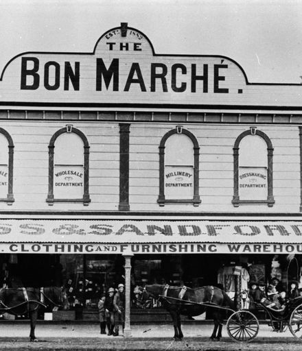 Bon Marche Store, The Square