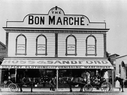 Bon Marche Store, The Square