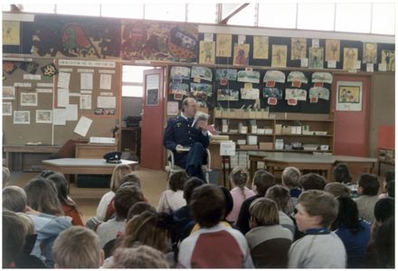 Mr Wooders reads to Terrace End School pupils