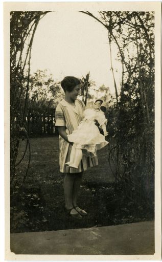 Andrews Collection: Marjorie and Her Doll