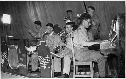 Linton 'Pot Wallopers' band