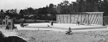 Construction of the Children's paddling pool, Victoria Esplanade