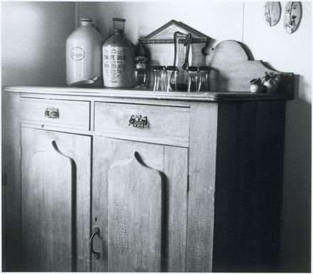 104 Napier Road, Furnishings