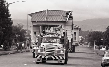 1906 House Moved Across Town - Resource cover image
