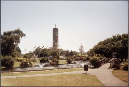 The Square gardens