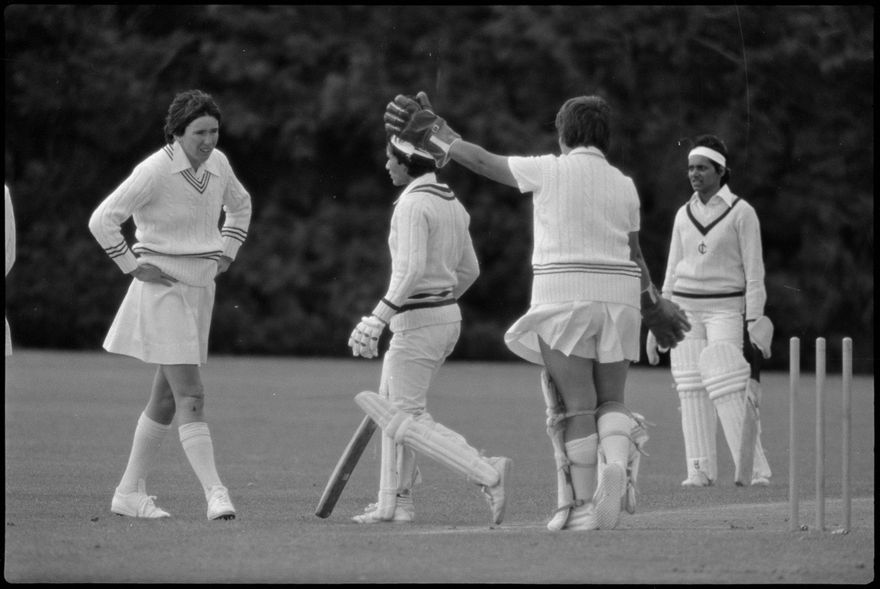 "Kiwi side keeps final bid alive"