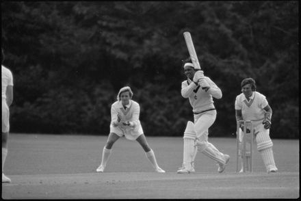 "Kiwi side keeps final bid alive" - Resource cover image