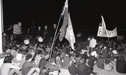 "2000 in Peaceful March Against War"
