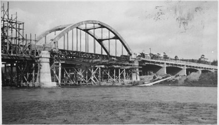 Construction of Fitzherbert Bridge