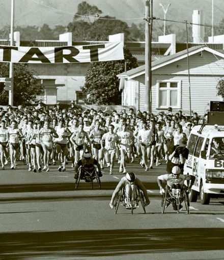 2022N_2017-20_039996 - Manawatu Marathon Clinic half-marathon 1991