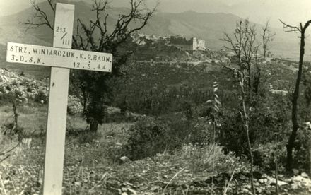 Image of Polish soldier's grave in Italy, sent to the Polish Army League