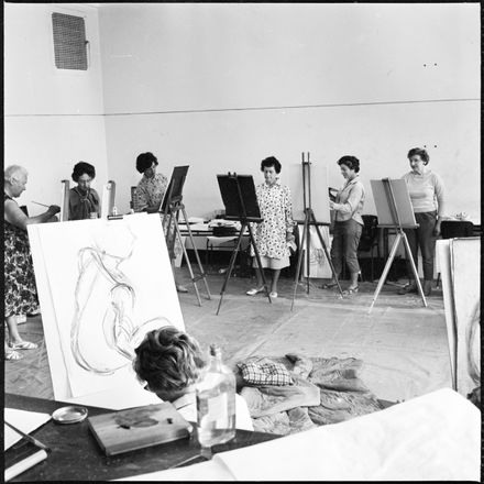 2018N_2017-20_MS00722a - Engrossed in their work