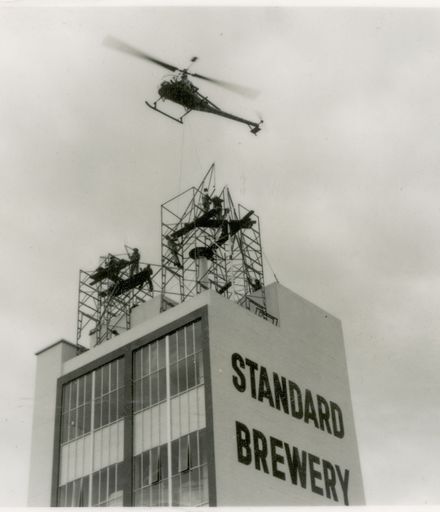 2021P_LionBreweries2-6-1_036068_008 - Helicopter Delivering Framing for Standard Brewery Sign