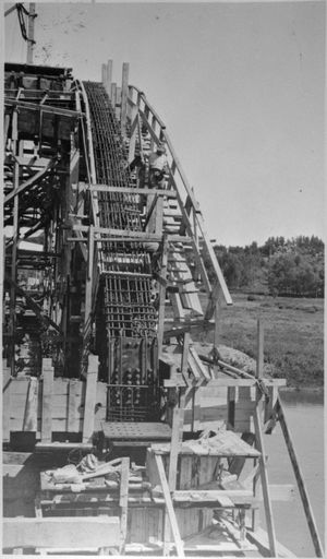Construction of the second Fitzherbert Bridge