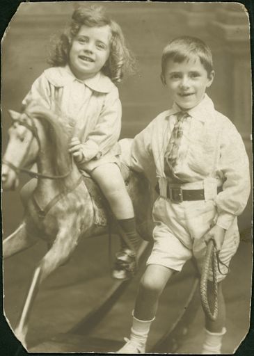 H L Young photos - Resource cover image